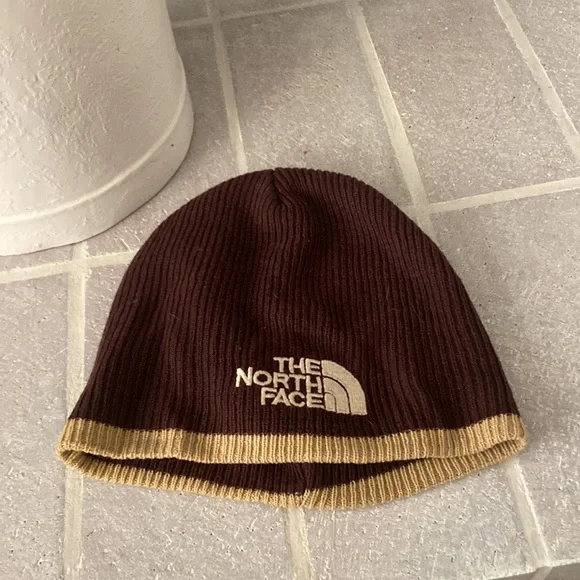 Northface Beanie - Picture 2 of 2
